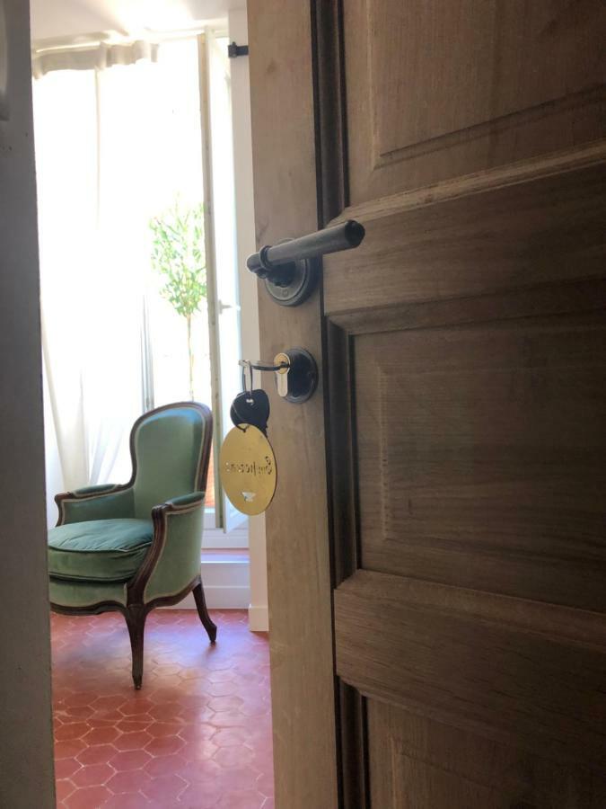 Les Poilus, Balcon *